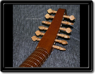 Baroque mandolin